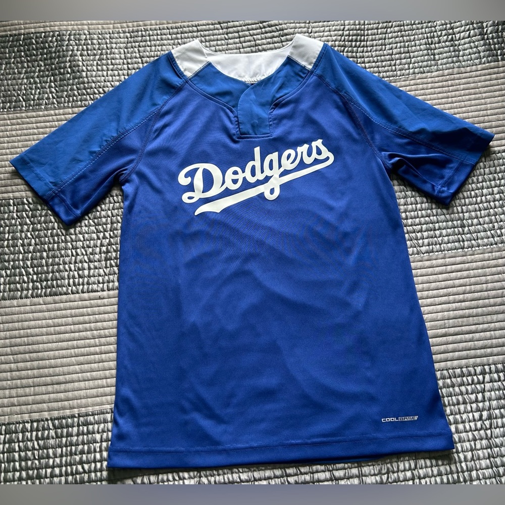 Women’s Majestic Cool Base Los Angeles Dodgers Jersey.